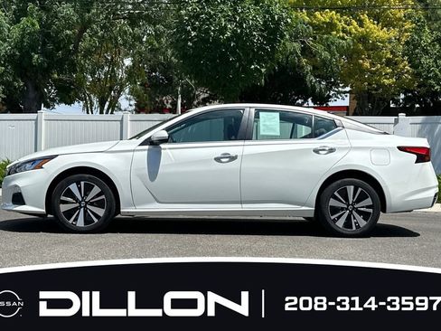 Used 2022 Nissan Altima 2.5 SV AWD/4WD image 7