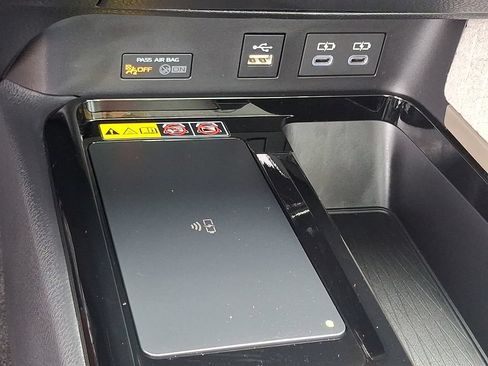 Used 2025 Toyota Camry XLE w/ Premium Plus Package FWD image 27