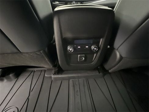 Used 2023 Buick Enclave Essence w/ Sport Touring Edition image 20