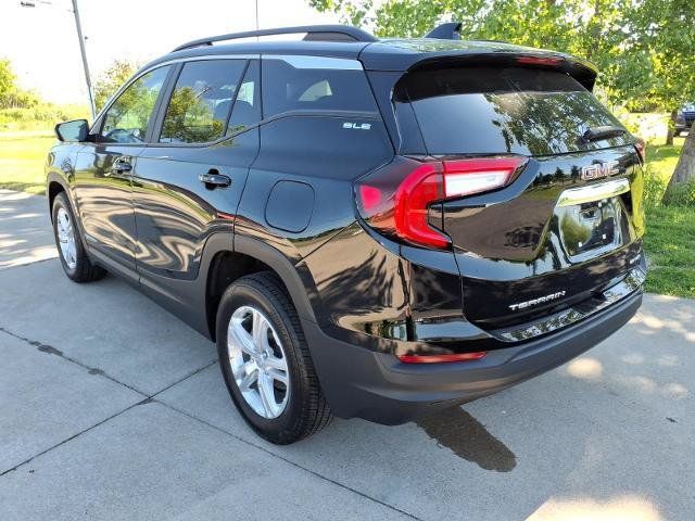 Used 2024 GMC Terrain SLE w/ Driver Convenience Package AWD/4WD image 7