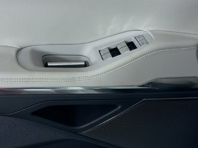 New 2026 Lincoln Navigator Premiere AWD/4WD image 18