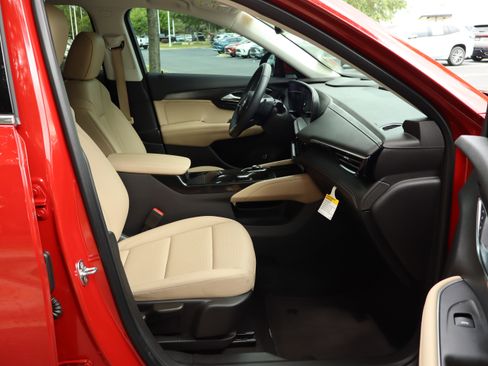 Used 2025 Buick Envision Preferred AWD/4WD image 27