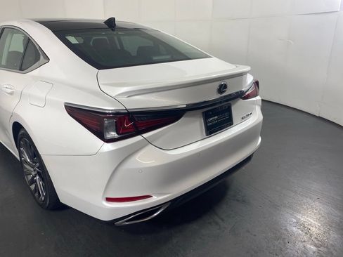 Used 2024 Lexus ES 350 Ultra Luxury w/ Accessory Package (Z1) FWD image 10