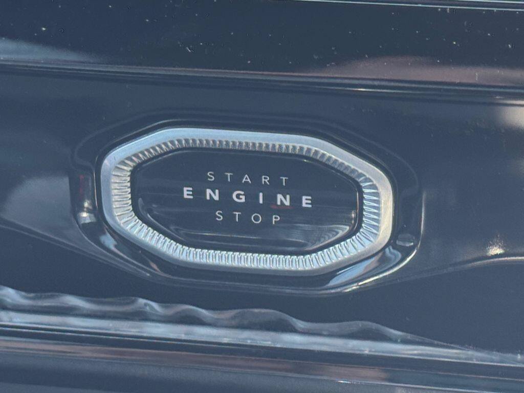 New 2026 Jeep Grand Cherokee Altitude AWD/4WD image 17