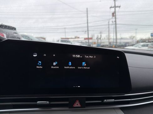 Certified 2022 Hyundai Elantra Limited image 21