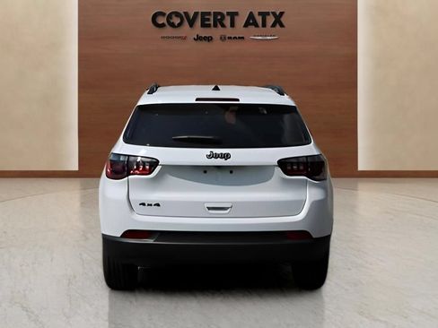 Used 2026 Jeep Compass Latitude AWD/4WD image 5