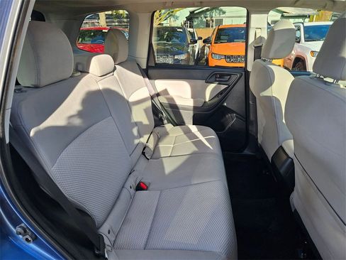 Used 2015 Subaru Forester 2.5i Premium w/ All-Weather Package image 16