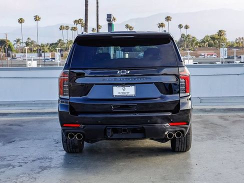 Used 2025 Chevrolet Suburban Z71 AWD/4WD image 8