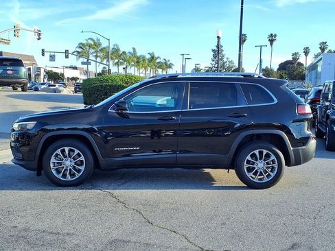 Used 2019 Jeep Cherokee Latitude Plus image 2
