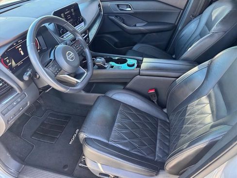 Used 2021 Nissan Rogue Platinum image 10