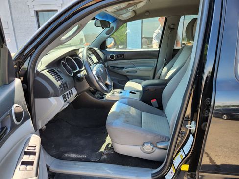 Used 2015 Toyota Tacoma 4x4 Double Cab w/ SR5 Package image 16