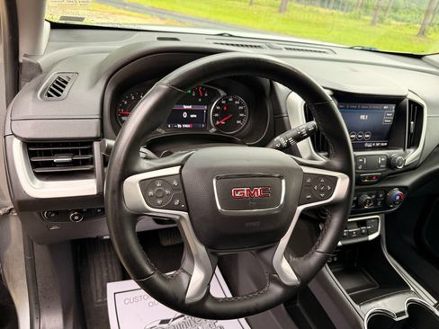 Used 2024 GMC Terrain SLT FWD image 15