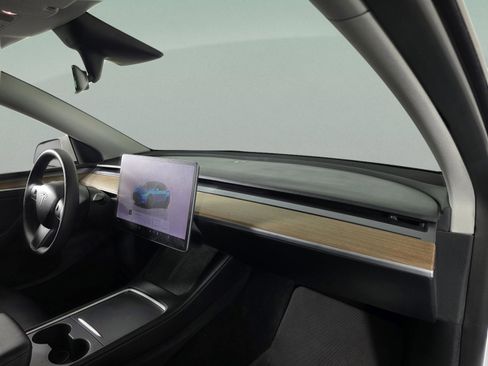 Used 2023 Tesla Model Y Long Range image 29