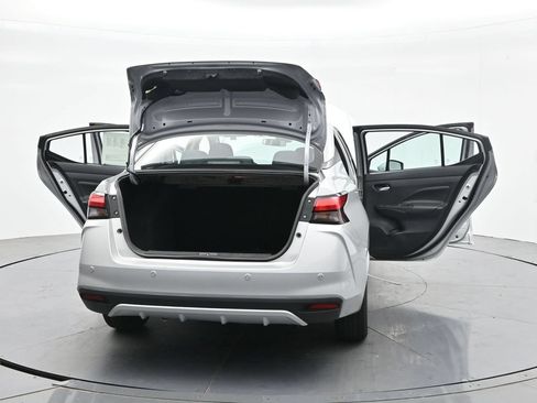 Used 2025 Nissan Versa SV FWD image 41