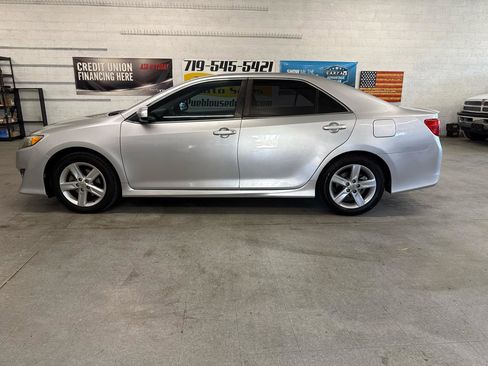 Used 2012 Toyota Camry SE w/ Leather Pkg FWD image 93