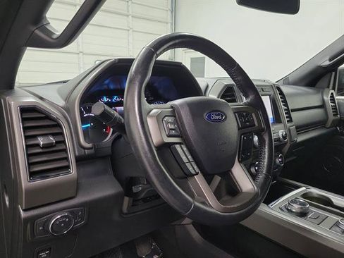 Used 2020 Ford Expedition XLT image 20