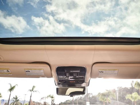 Certified 2024 Land Rover Range Rover Long Wheelbase Autobiography image 15