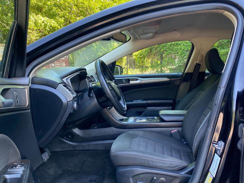 Used 2020 Ford Fusion SE FWD image 13