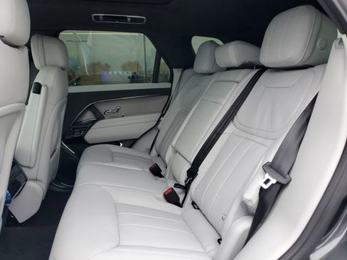 Used 2025 Land Rover Range Rover Sport SE AWD/4WD image 12