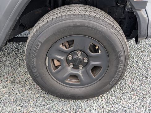 Used 2021 Jeep Wrangler Sport image 9