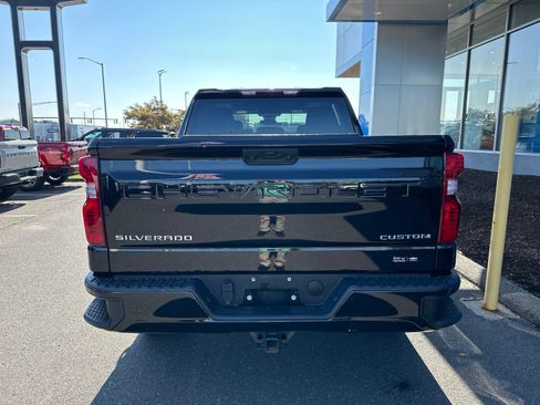 Used 2022 Chevrolet Silverado 1500 Custom Trail Boss AWD/4WD image 6