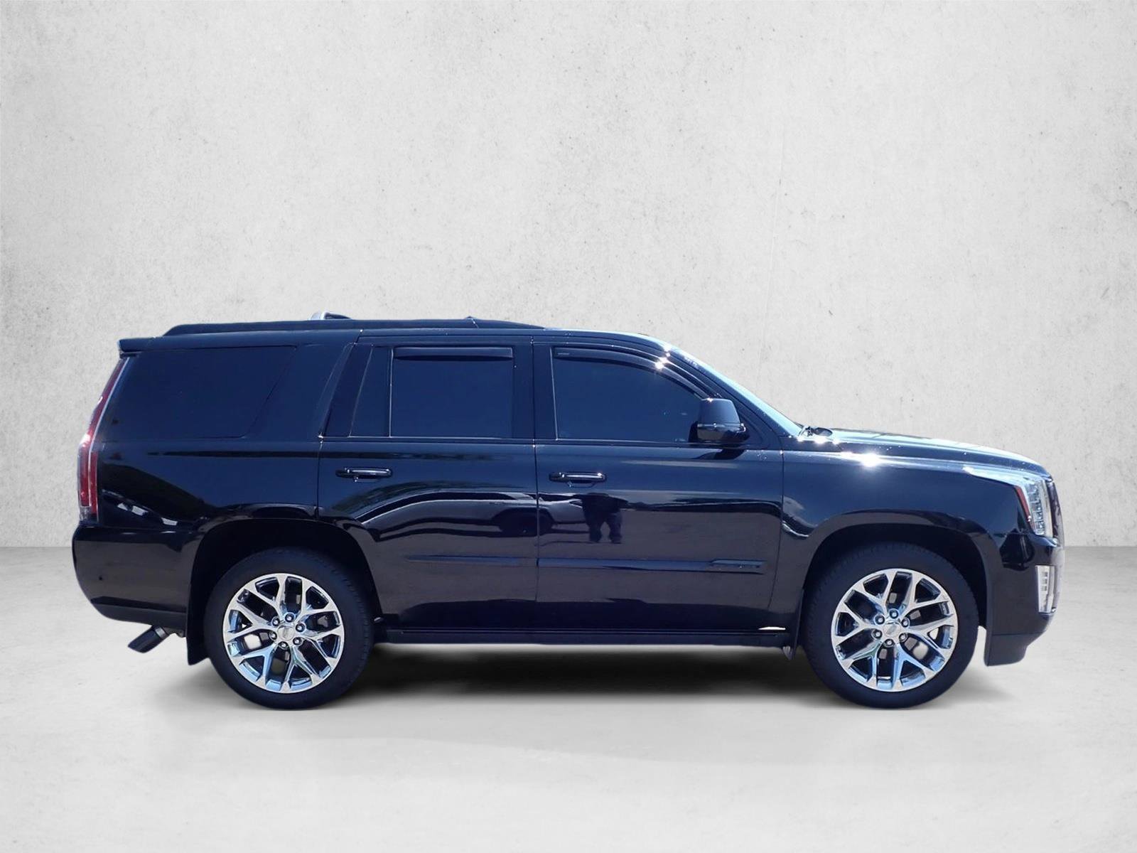 Used 2020 Cadillac Escalade Premium Luxury AWD/4WD image 5