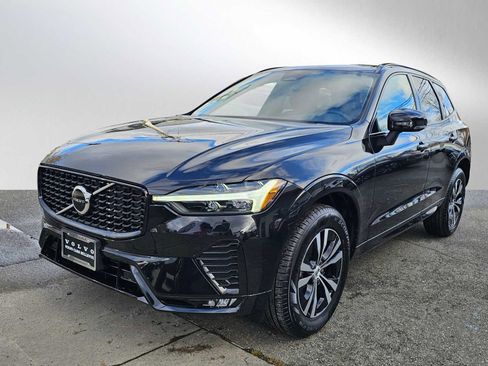 Used 2025 Volvo XC60 B5 Core w/ Climate Package image 7