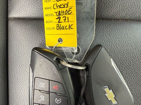 Used 2022 Chevrolet Tahoe Z71 w/ Z71 Off-Road Package AWD/4WD image 17