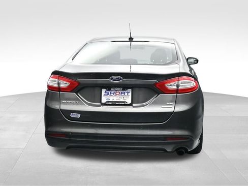 Used 2016 Ford Fusion SE FWD image 4