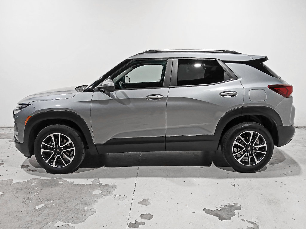 Used 2025 Chevrolet TrailBlazer LT AWD/4WD image 4