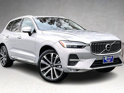 Certified 2023 Volvo XC60 B5 Ultimate image 3