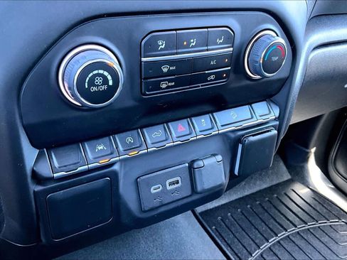 Used 2022 Chevrolet Silverado 1500 Custom Trail Boss AWD/4WD image 34