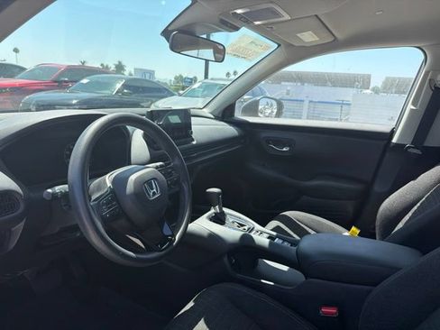 Used 2023 Honda HR-V LX image 3