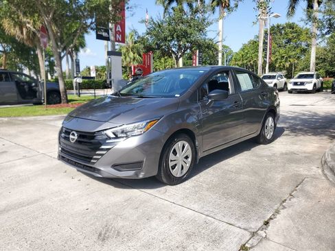 Certified 2025 Nissan Versa S w/ Trunk Package FWD image 3
