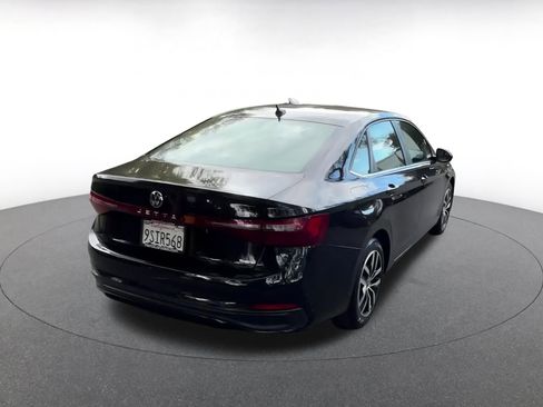Used 2025 Volkswagen Jetta SE image 14