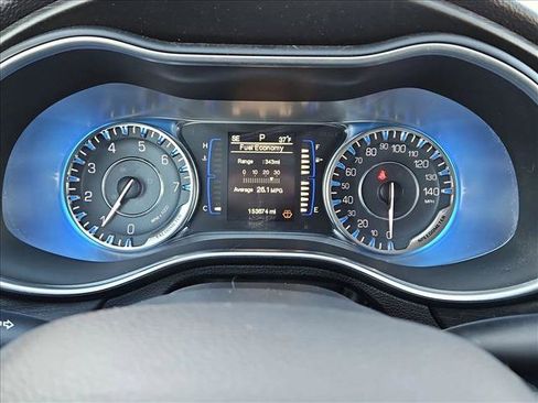 Used 2015 Chrysler 200 Limited w/ Convenience Group image 11