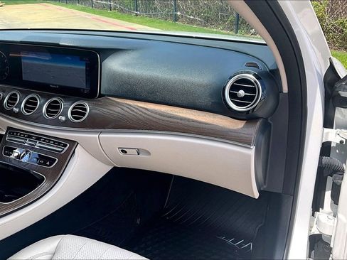 Used 2020 Mercedes-Benz E 350 Sedan image 21