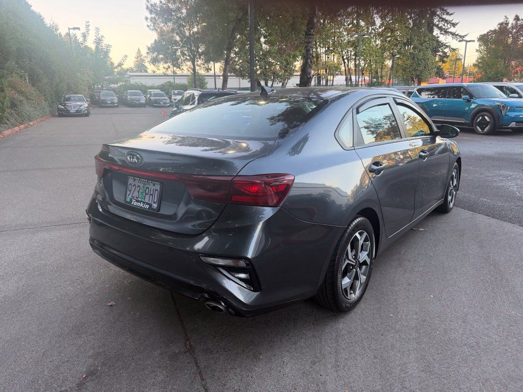 Used 2021 Kia Forte LXS FWD image 4