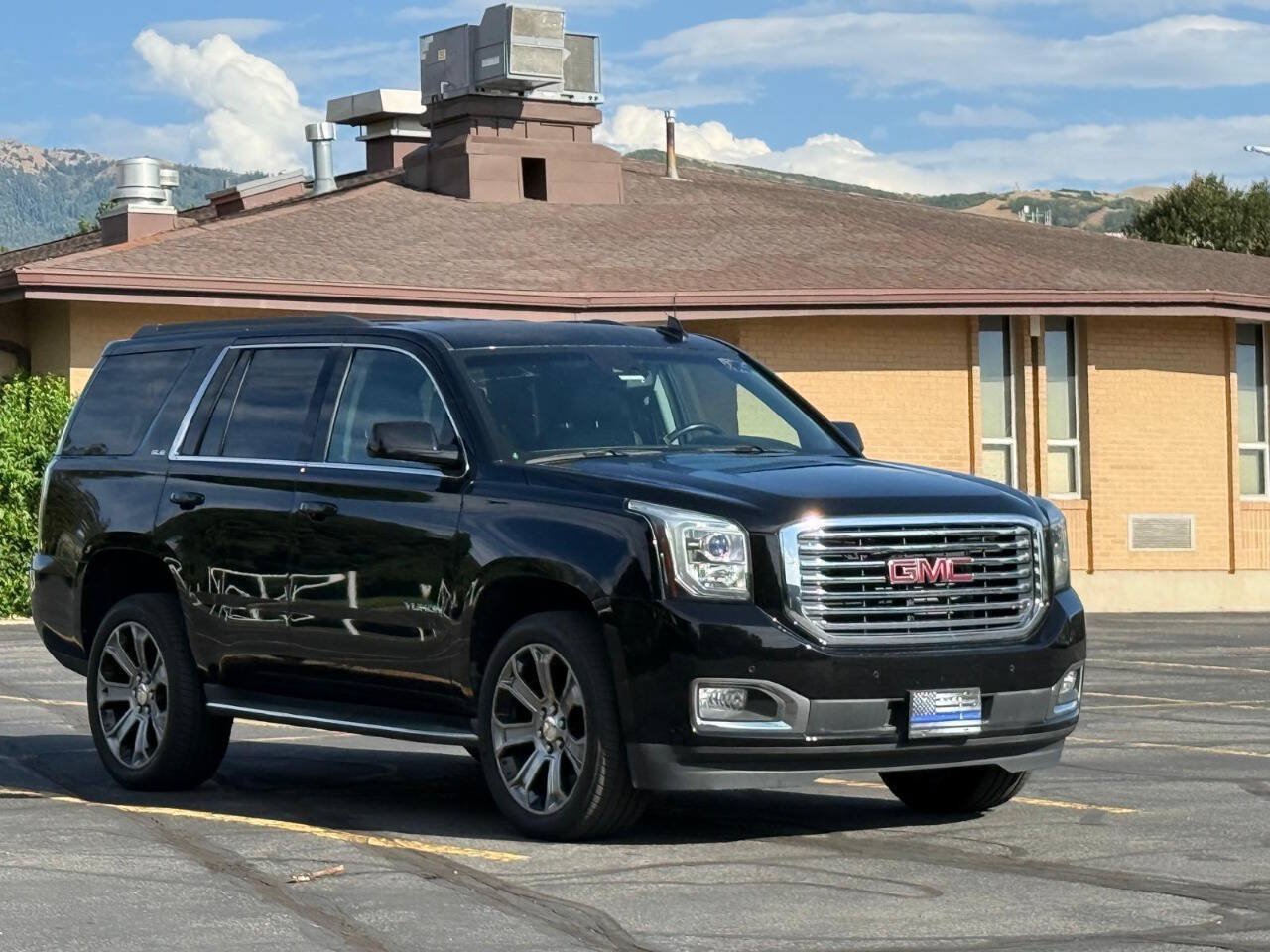 Used 2017 GMC Yukon SLE w/ Convenience Package AWD/4WD image 7