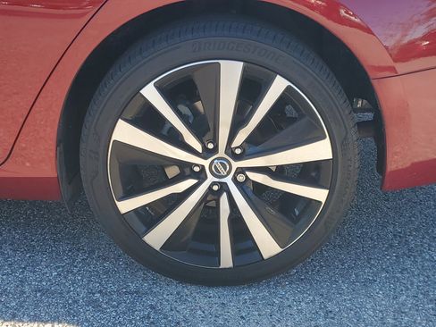 Certified 2021 Nissan Altima 2.5 SR image 9