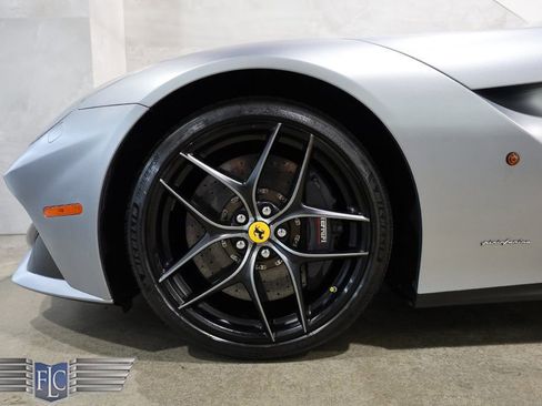 Used 2014 Ferrari F12 Berlinetta image 39