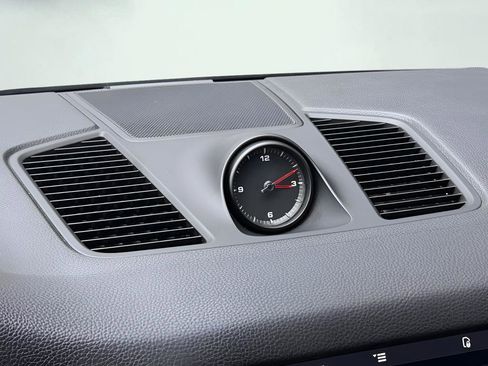 Used 2019 Porsche Cayenne S image 43