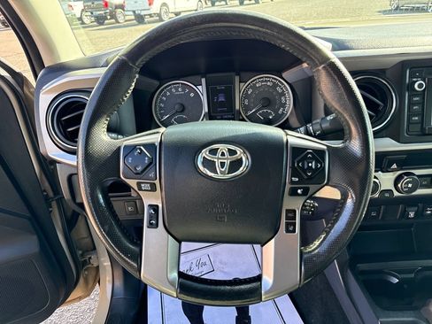 Used 2019 Toyota Tacoma SR5 AWD/4WD image 16