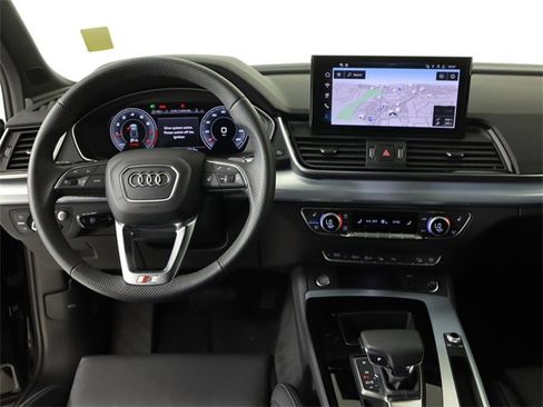 Certified 2025 Audi Q5 Prestige image 21