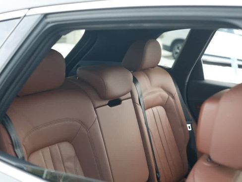 Used 2022 Audi Q5 2.0T Premium image 11