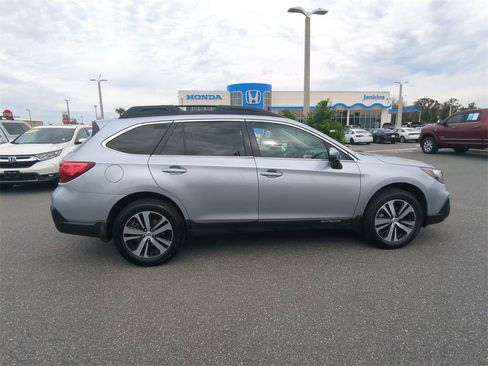 Used 2019 Subaru Outback 3.6R Limited w/ Popular Package #2 image 3