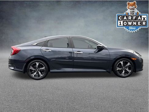 Used 2017 Honda Civic Touring image 9