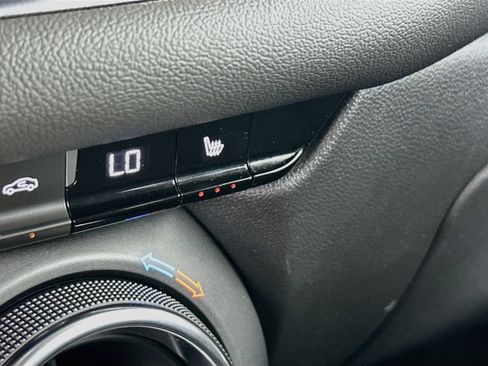 Used 2026 Chevrolet Blazer LT FWD image 26