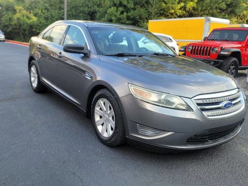 Used 2011 Ford Taurus SE image 3