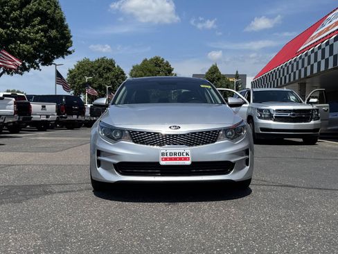 Used 2016 Kia Optima EX w/ Premium Package FWD image 2